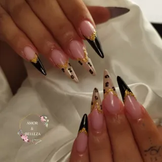 UÑAS SEMIPERMANENTES 