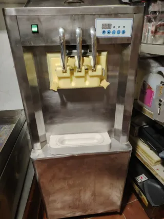 Máquina de helados suave 3 grifos