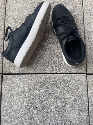 Zapatillas Lacoste Negras Logo Blanco