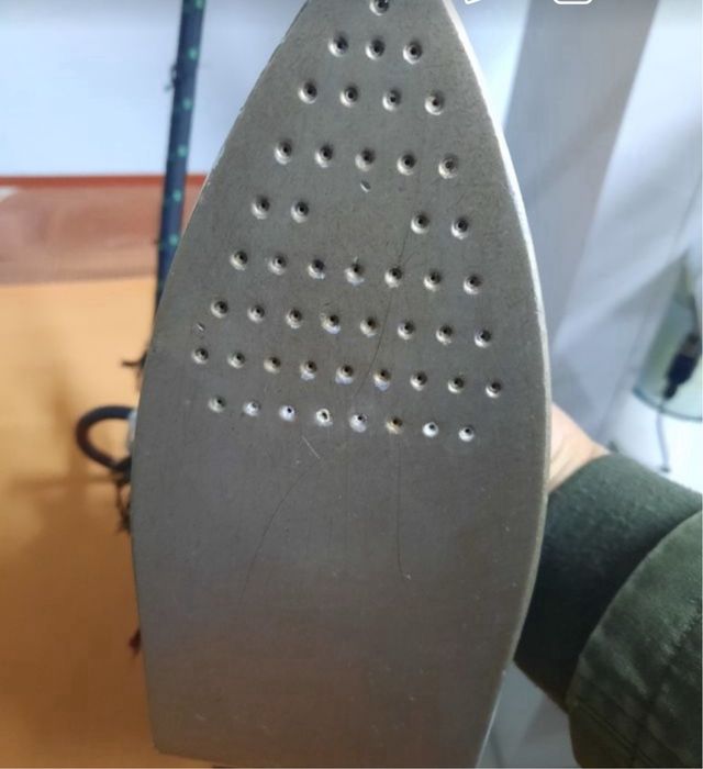 Mesa de planchado profesional Incluye plancha