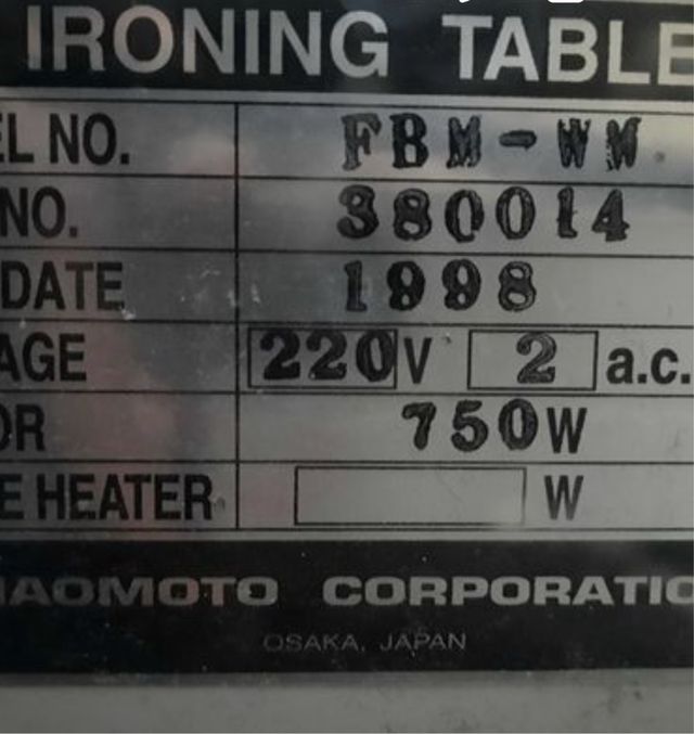 Mesa de planchado profesional Incluye plancha