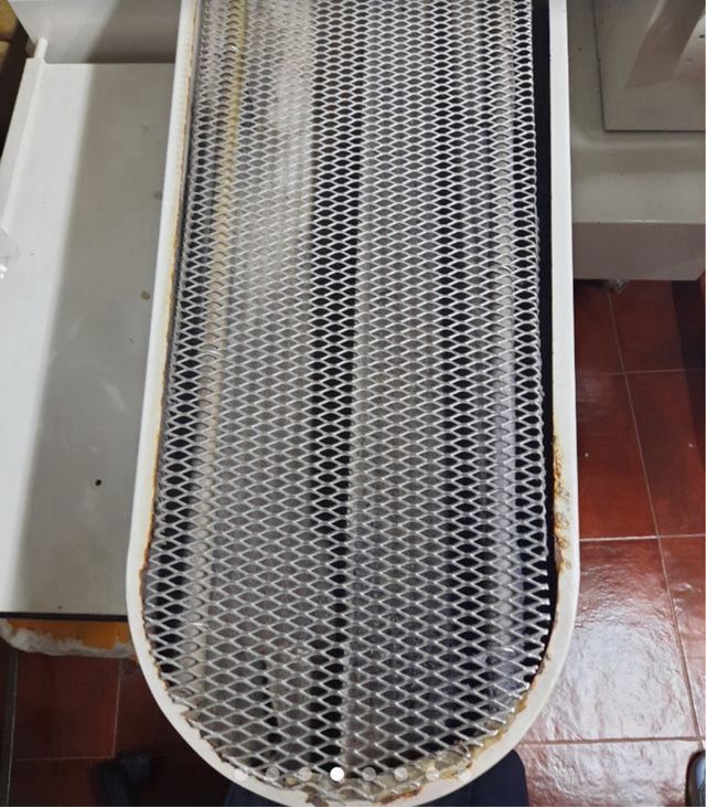 Mesa de planchado profesional Incluye plancha