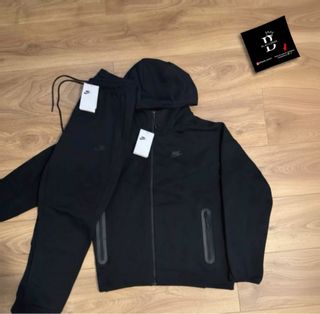 Conjunto Nike Tech Negro