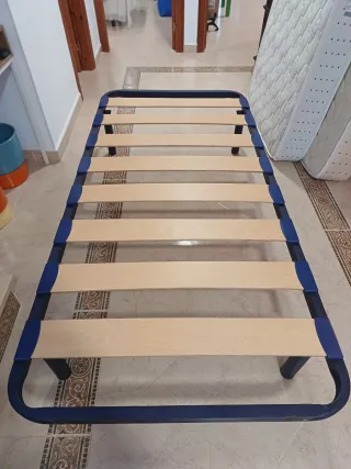 Colchón 90x190x20 con base de láminas