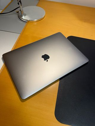 MacBook Pro 13 Intel Core i5 2.3 GHz 8G RAM 256 GB