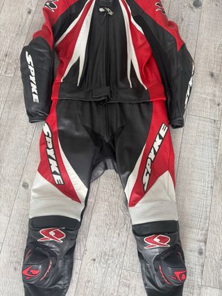 Mono de cuero Spyke Talla 54
