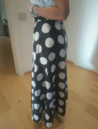 Gonna lunga a pois nero e bianco