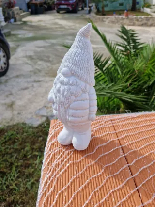 Enanito de jardín blanco