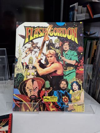 PACCHETTO DI FUMETTI FLASH GORDON, DVD+ COLONNA SONORA ORIGINALE