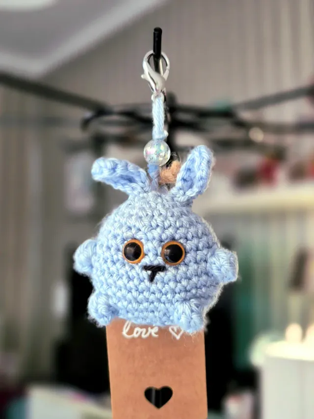 Llavero Conejito Crochet Azul