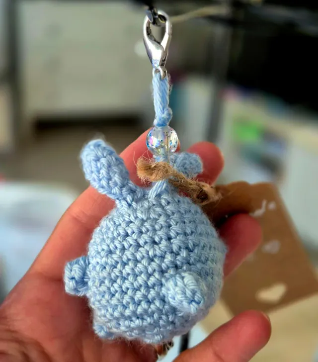 Llavero Conejito Crochet Azul