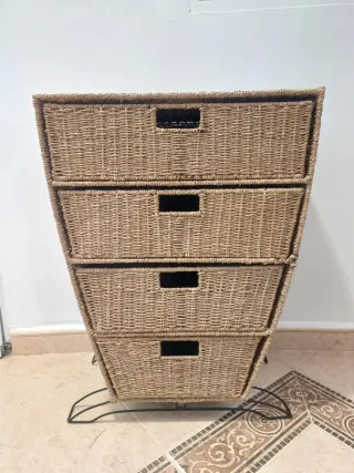 Mueble 4 cajones mimbre y metal