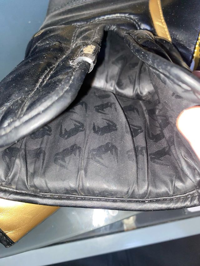 Guantes de Boxeo Venum Blancos y Dorados