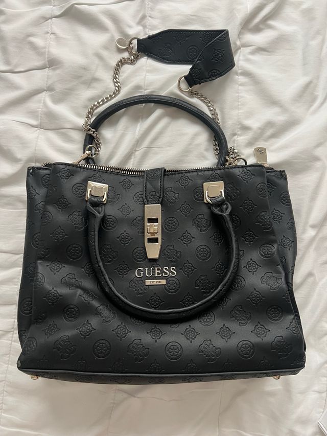 Bolso Guess Peony Classic Girlfriend Satchel Negro