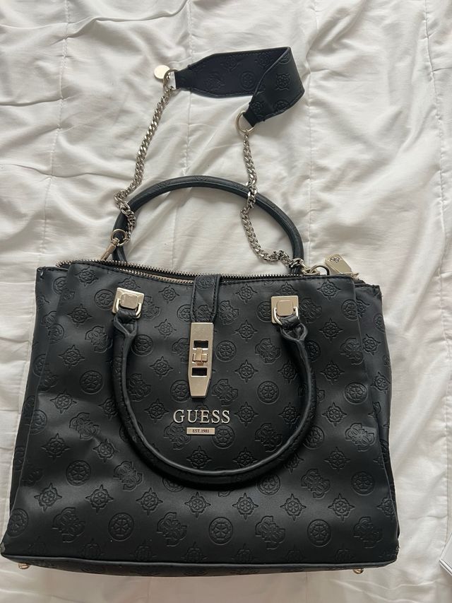 Bolso Guess Peony Classic Girlfriend Satchel Negro