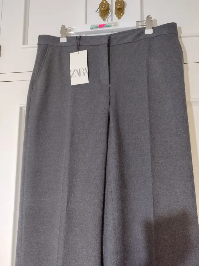 Pantalón traje recto gris Zara Talla L