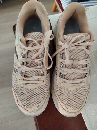 Zapatillas Joma Montaña Beige y Rosa NUEVAS
