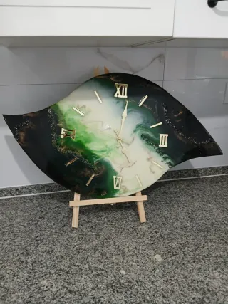 Reloj de pared artesanal resina