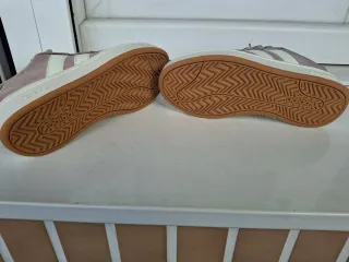 Adidas rosas, prácticamente nuevas. Grand court.