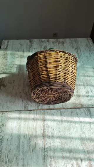 Damajuana Vidrio Verde con Canasto Mimbre