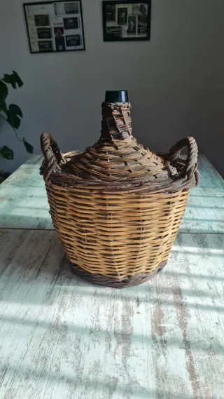 Damajuana Vidrio Verde con Canasto Mimbre