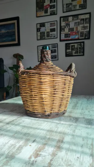 Damajuana Vidrio Verde con Canasto Mimbre