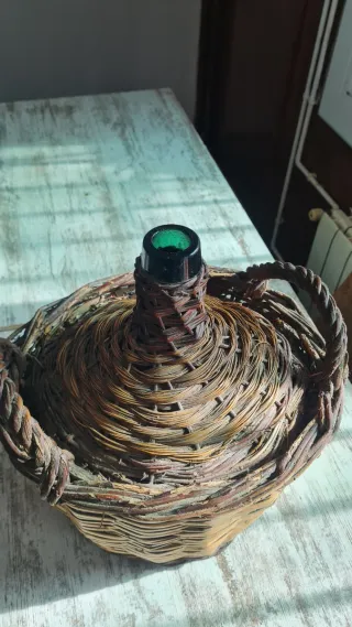 Damajuana Vidrio Verde con Canasto Mimbre