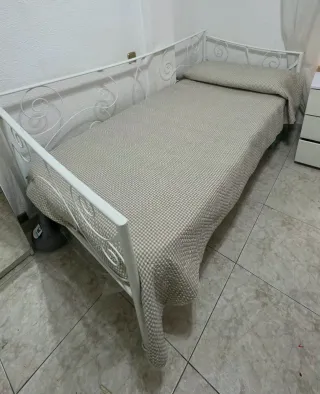 Cama individual IKEA metálica