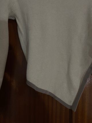 Jersey de punto beige y marrón