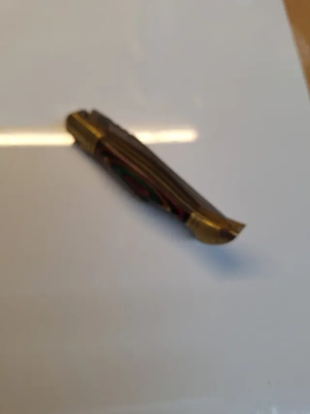 Coltellino multiuso con cavatappi