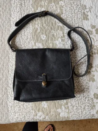 Bolso bandolera piel auténtica negro