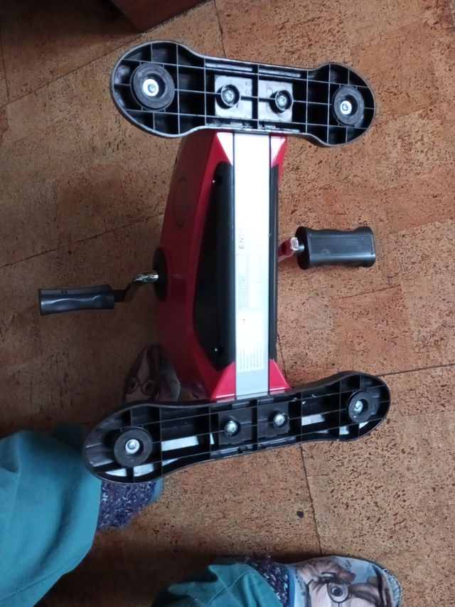 Máquina de pedales para ejercicio
