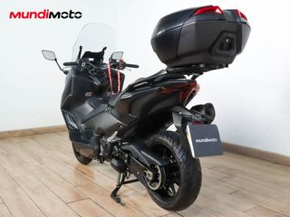 YAMAHA T-MAX 560