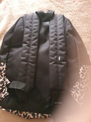 Mochila Vans Leopardo Beige y Negra