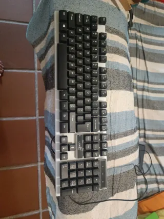 Teclado LDK Inglés Negro y Blanco