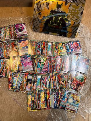 Caja Dragon Ball +500 cartas aproximadamente