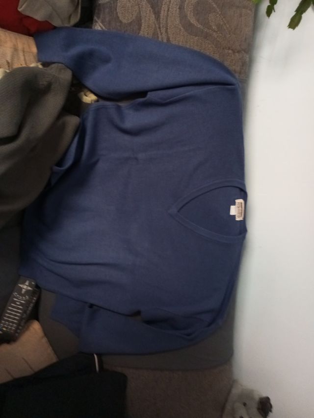 chaleco y jerseys de diferentes colores