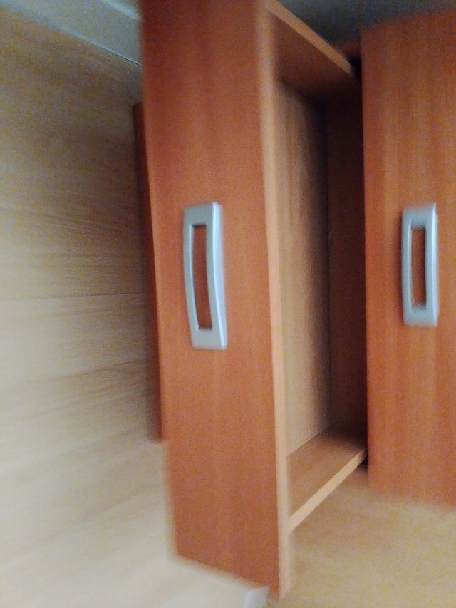 Mesita noche madera cerezo con 3 cajones