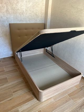 Canapé de tela y madera