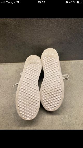 Adidas Blancas con Detalles Verdes