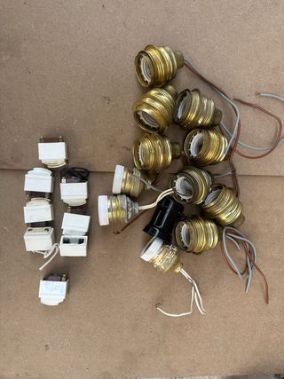 Portalámparas y Pulsadores Eléctricos