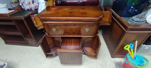 Mueble TV clásico madera