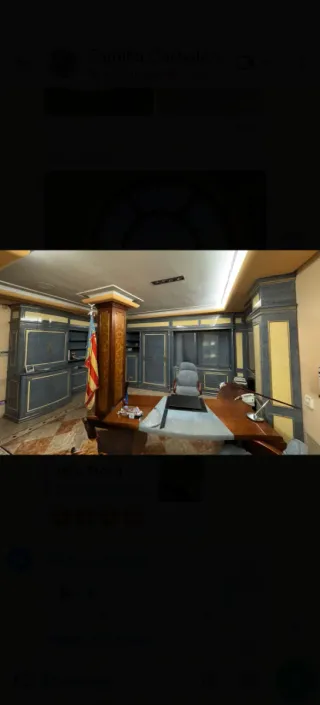 Elegante mesa de despacho con extensión lateral