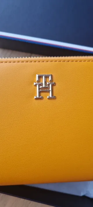 Portafoglio zip around Tommy Hilfiger orange