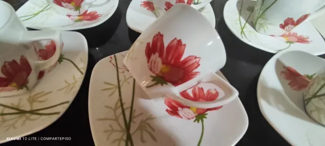 Juego de 6 tazas y 6 platos café porcelana flores