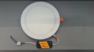 8 Focos Downlight LED Atmoss 18W 20cm 5000K