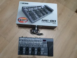 BOSS ME-80 Guitar Pedalera + Caja Original