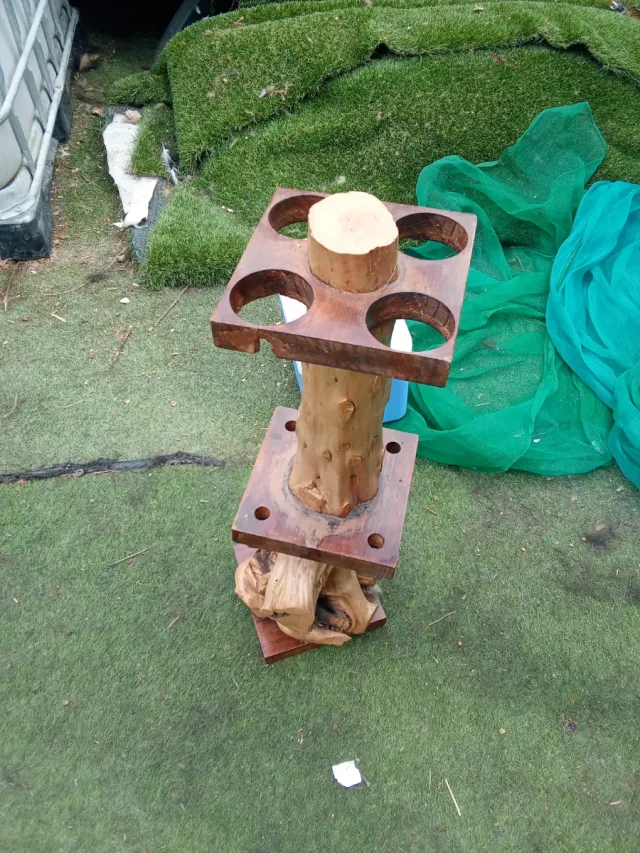 Botellero de madera rústico