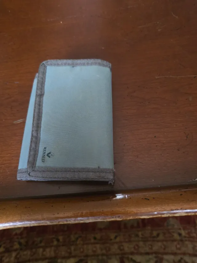 Cartera Renault azul y gris