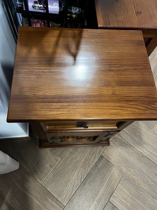 Mesita de noche madera maciza,
Precio por unidad